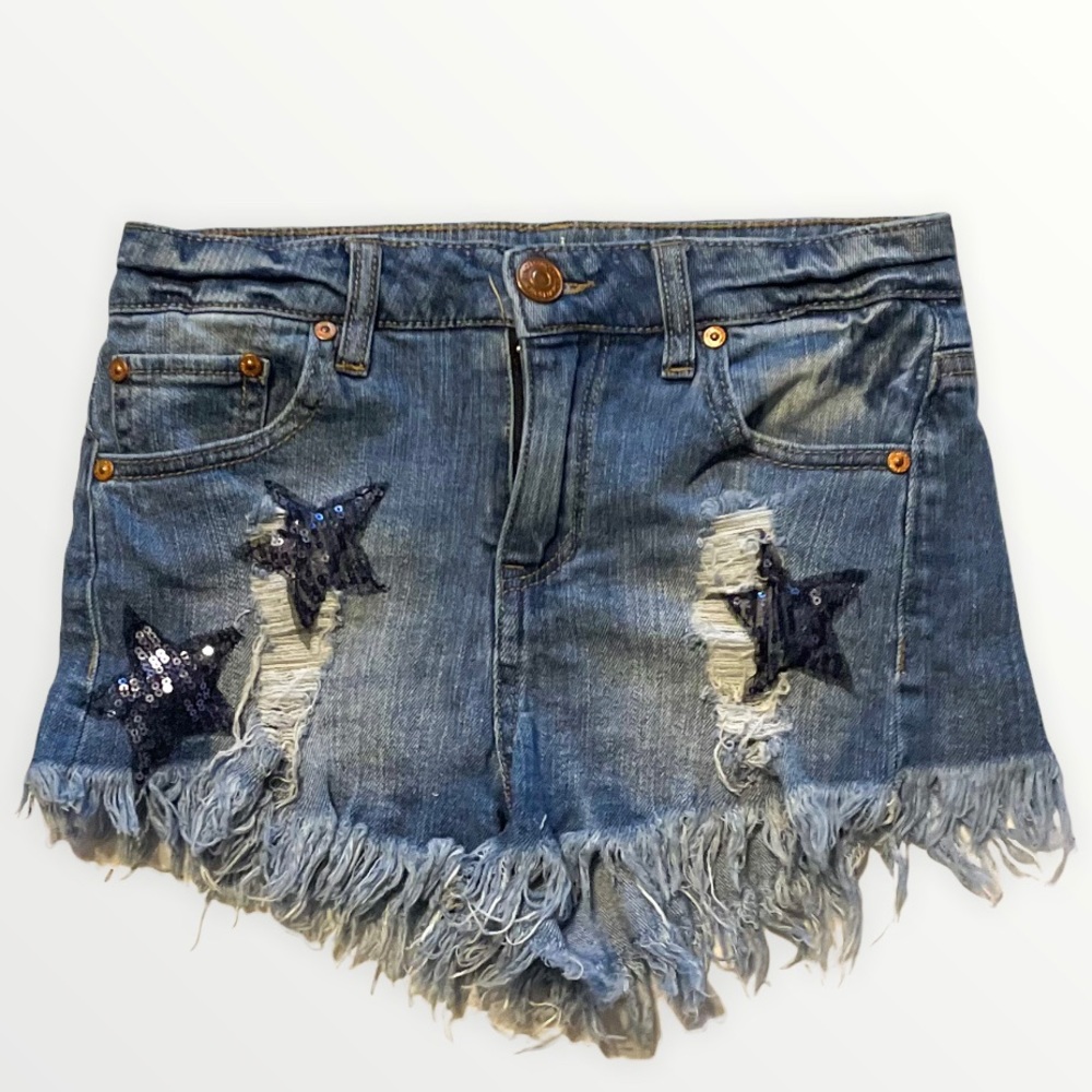Almost Famous High Rise Star Women's Size 3 Distressed Shorts